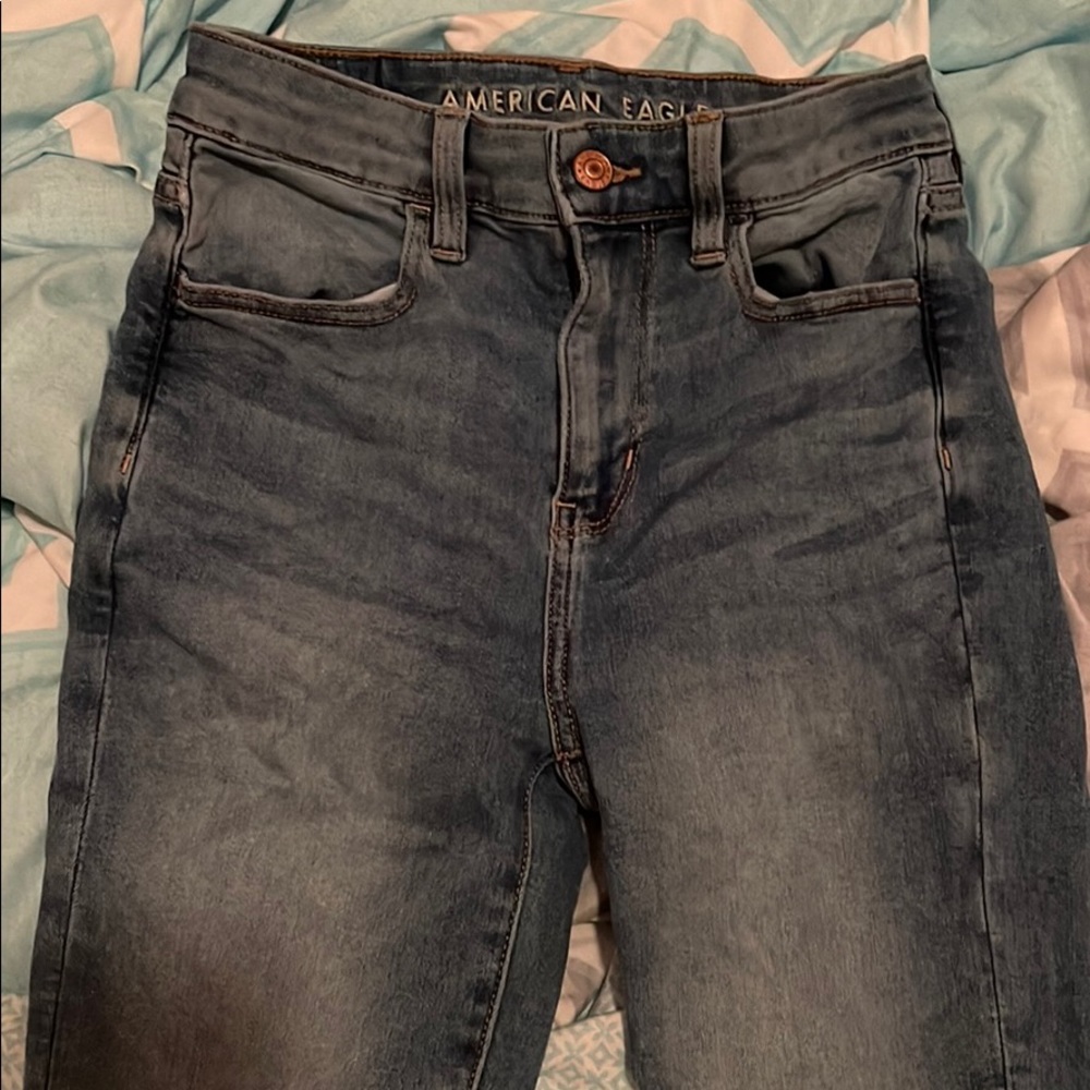 AMERICAN EAGLE JEANS